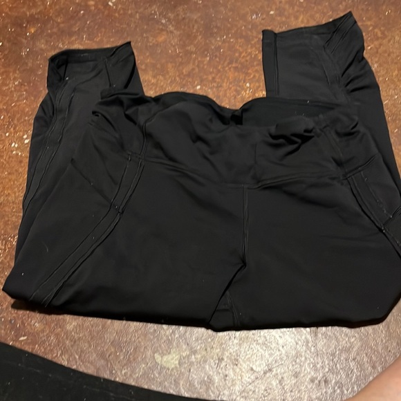 lululemon athletica Pants - Lululemon black capris